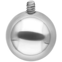 Anello piercing argento con sfera a vite da 10 mm su sfondo bianco
