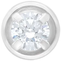 Labret argento con pietra cristallina su sfondo bianco