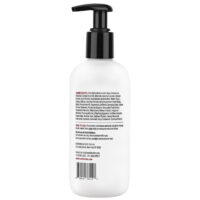 Bottiglia bianca di Hustle Butter Lotion con erogatore nero su sfondo bianco