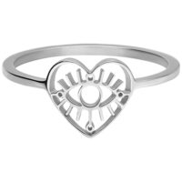Anello argento a forma di cuore con motivo occhio su sfondo bianco