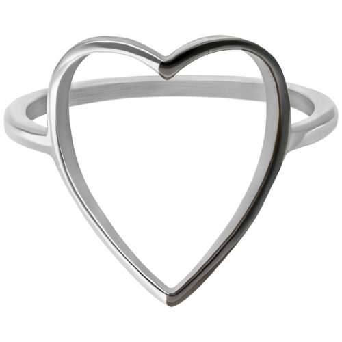 Anello a cuore in argento, acciaio chirurgico, misura 17.0 mm, su sfondo bianco