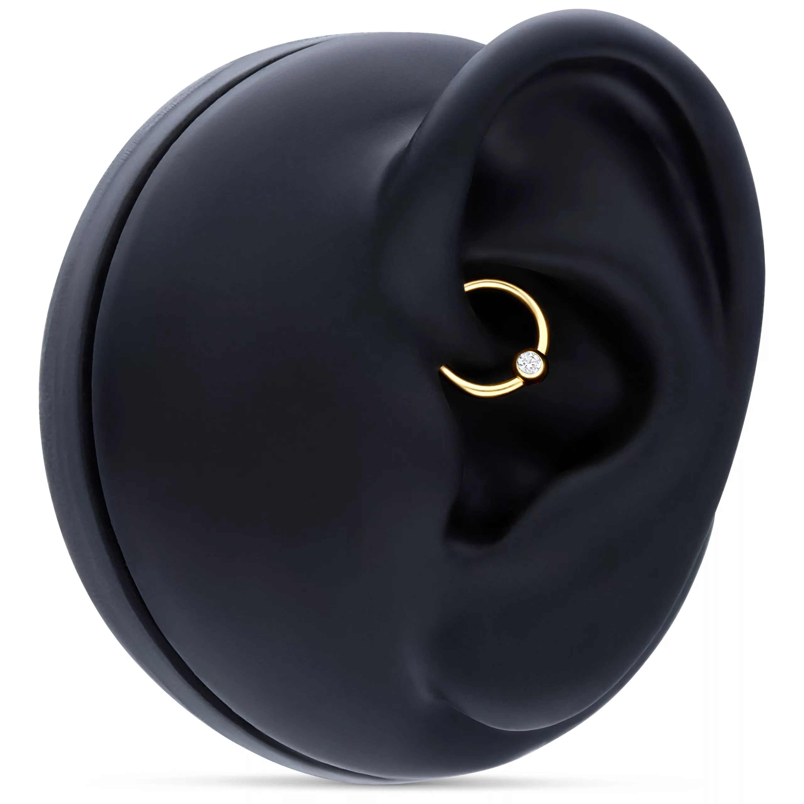 18K Gold Clip in Ring con Cristallo 18K Gold Clip in Ring su modello di orecchio nero su sfondo bianco