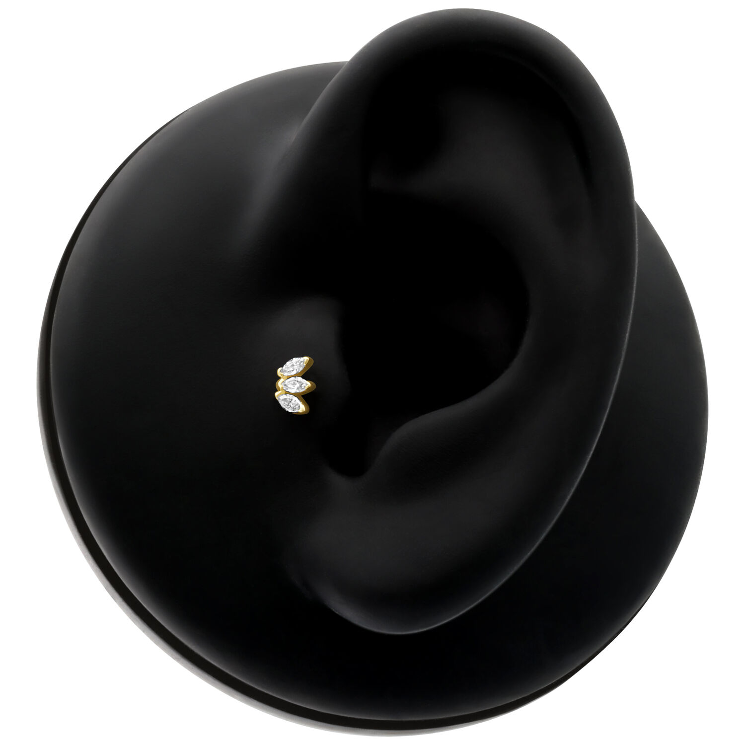 Attacco dorato Triple Fan con cristalli chiari su display nero per orecchio