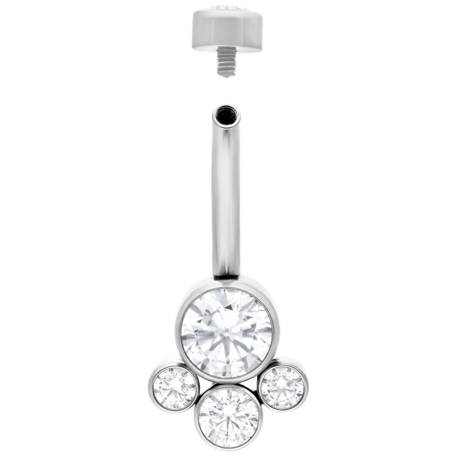 Banana Barbell in argento per ombelico in titanio con cristalli chiari su sfondo bianco