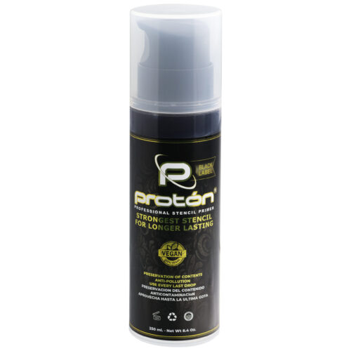 Bomboletta spray Proton Stencil nera, 250 ml, su sfondo bianco