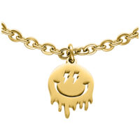 Braccialetto dorato con ciondolo Smiley su sfondo bianco