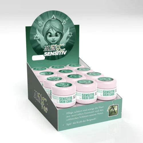 Esposizione con diverse confezioni di Auafee Sensitiv Skincare su sfondo bianco