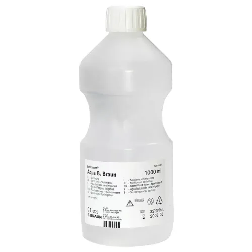 Bottiglia bianca di Braun Aqua Soluzione di Risciacquo 1 Litro su sfondo bianco