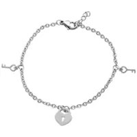 Bracciale d'argento con piccole chiavi e lucchetto a cuore su sfondo bianco
