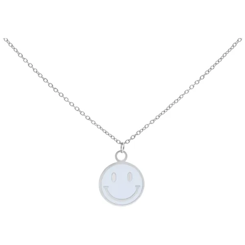 Collana argento con ciondolo Smiley su sfondo bianco