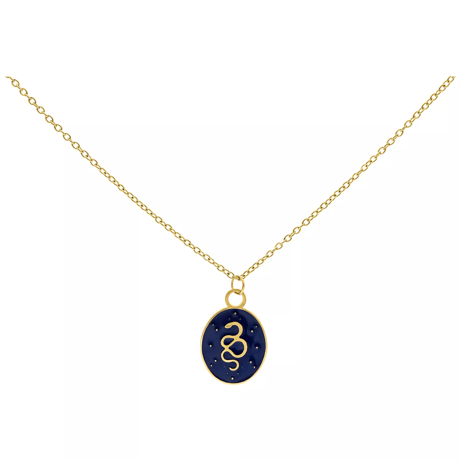 Collana dorata con ciondolo ovale blu e motivo a serpente su sfondo bianco