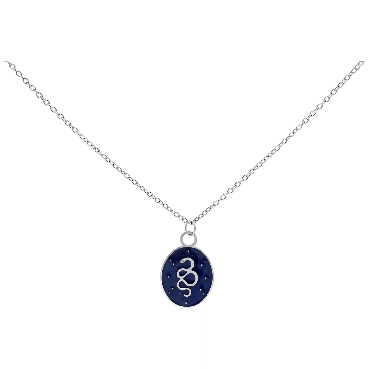 Collana d'argento con ciondolo ovale e motivo serpente su sfondo blu scuro