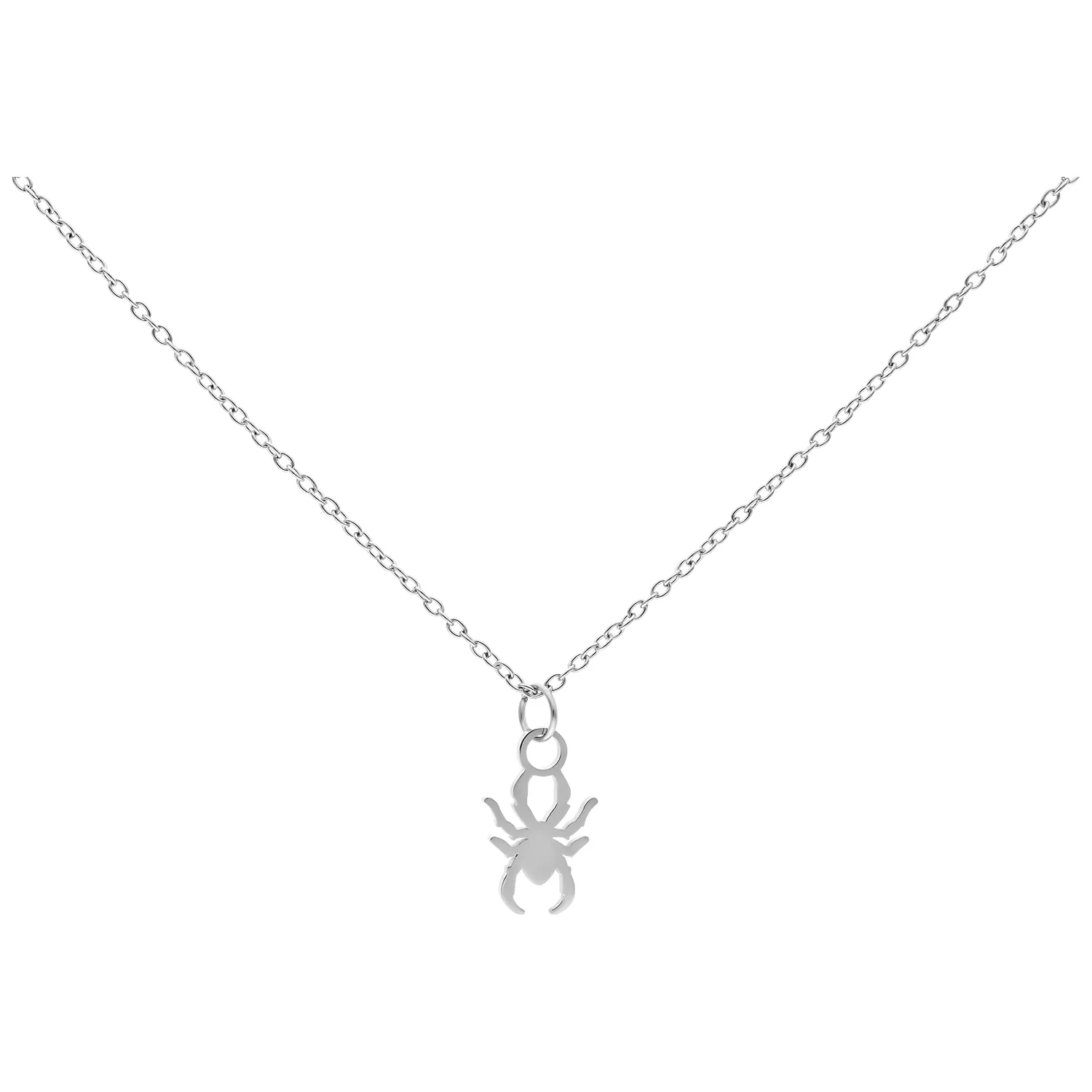 Collana d'argento con piccolo ciondolo a forma di ragno su sfondo bianco