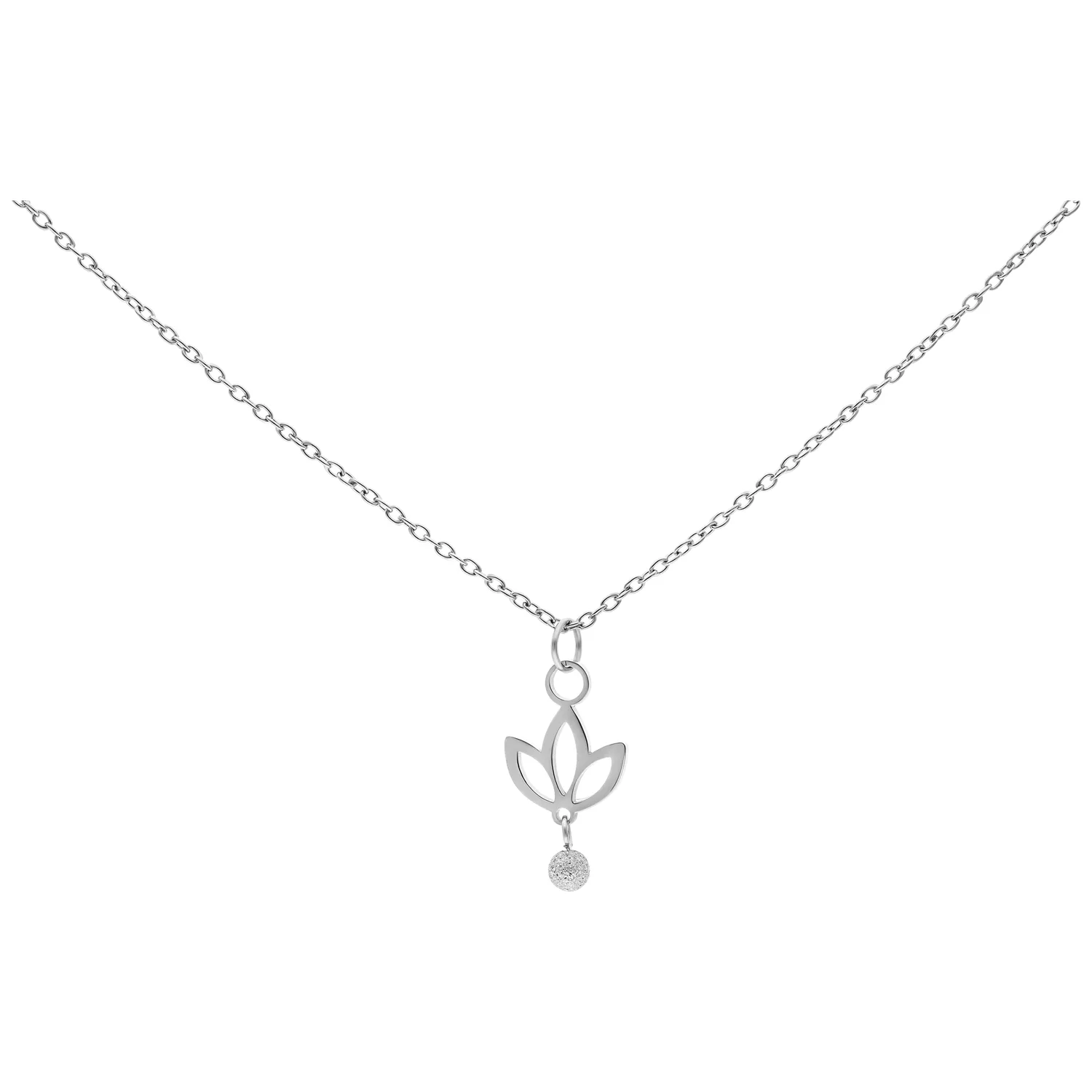 Collana d'argento con ciondolo a forma di giglio pendente su sfondo bianco