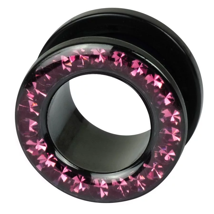 Tunnel nero con cristalli rosa su sfondo bianco