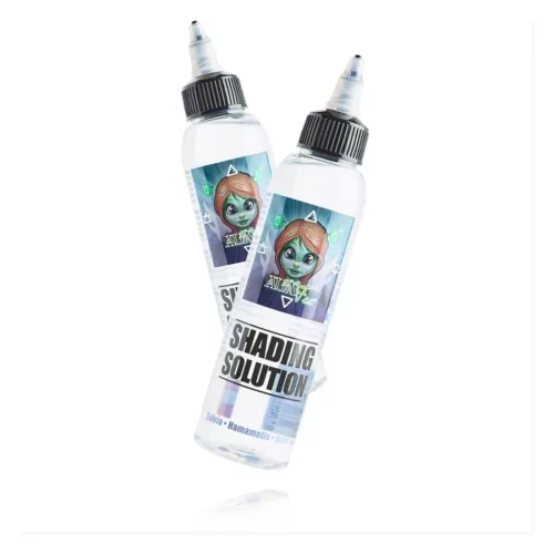 Due bottiglie di Auafee Shading Solution con etichetta colorata su sfondo bianco