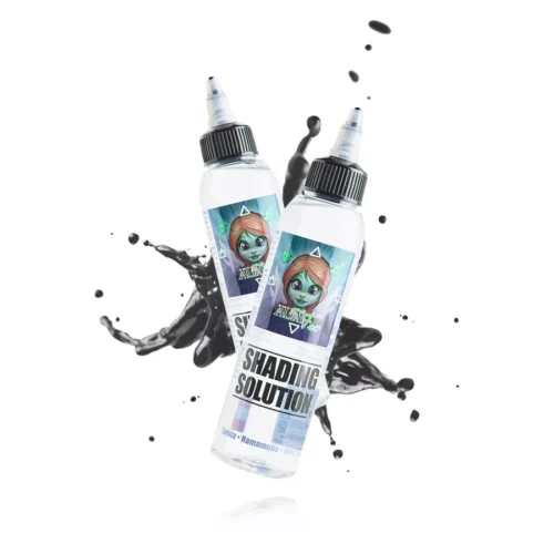 Due bottiglie di Auafee Shading Solution su sfondo bianco con inchiostro nero