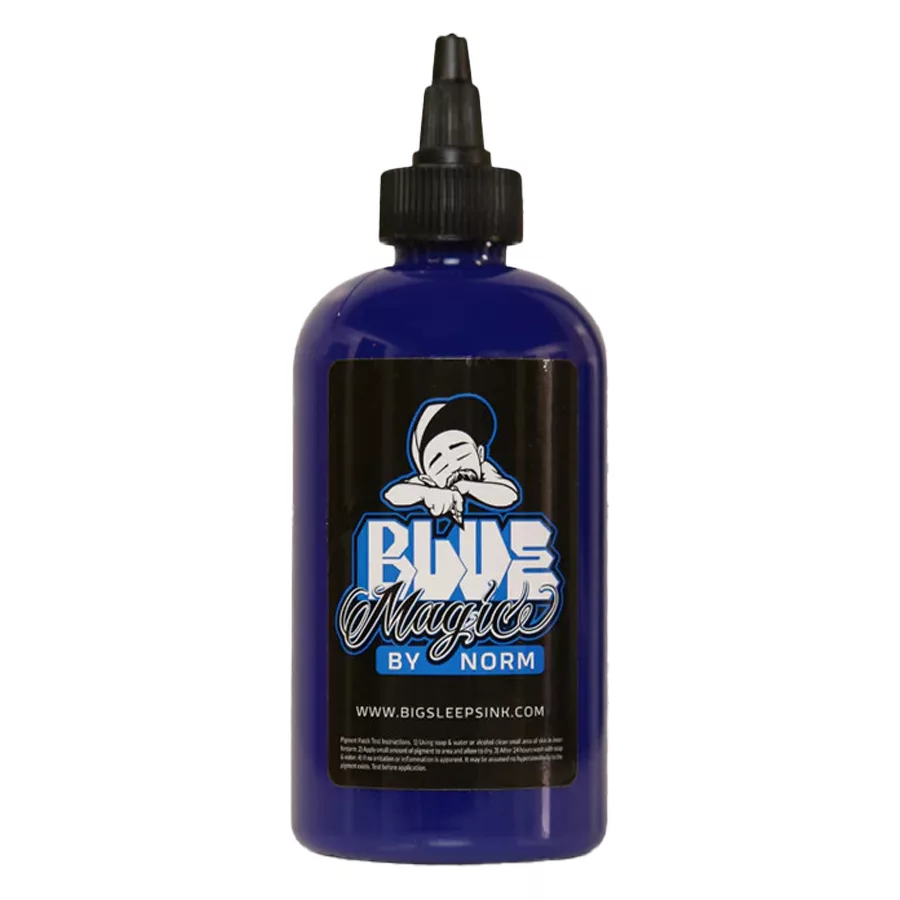 Bottiglia di inchiostro per tatuaggi Big Sleeps Blue Magic, blu scuro, 240 ml, su sfondo bianco