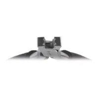 Filettatore in acciaio inox per piercing su sfondo bianco