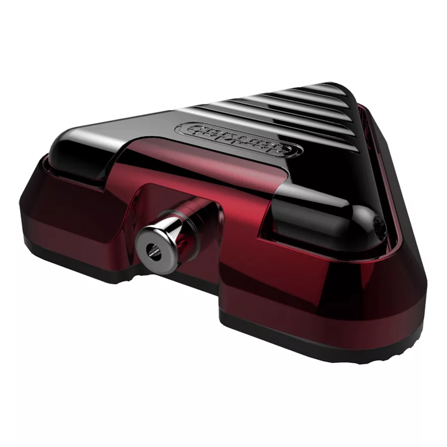 Delta Footswitch Ruby a forma triangolare, rosso-nero, su sfondo bianco