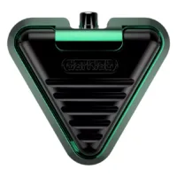 Pedale Delta nero e verde in alluminio su sfondo bianco