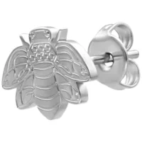 Orecchino argentato a forma di ape su sfondo bianco