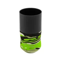 Impugnature monouso verde chiaro e nero di FK Irons su sfondo bianco