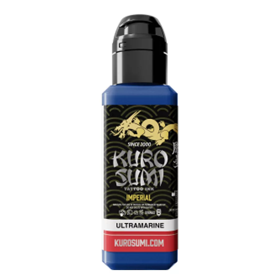 Kuro Sumi Ultramarina Inchiostro per Tatuaggi 44 ml Bottiglia di inchiostro per tatuaggi Kuro Sumi Ultramarina con etichetta nera su sfondo bianco