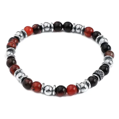 Braccialetto con pietre rosse e nere e acciaio chirurgico argentato su sfondo bianco