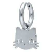 Orecchini a cerchio d'argento con ciondolo a forma di gatto lucente su sfondo bianco