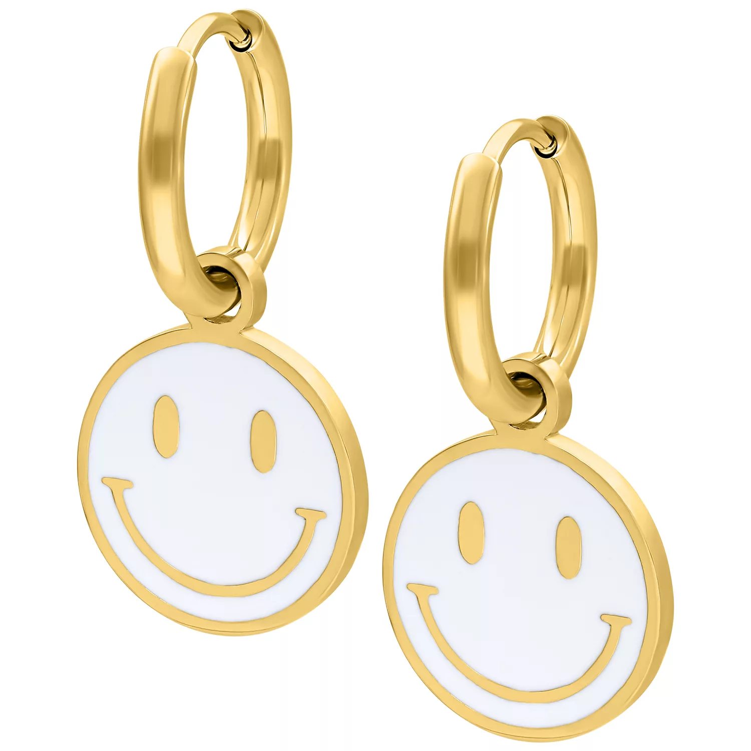 Due orecchini dorati con ciondoli Smiley bianchi su sfondo bianco