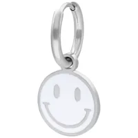 Orecchino color argento con ciondolo smiley bianco su sfondo bianco