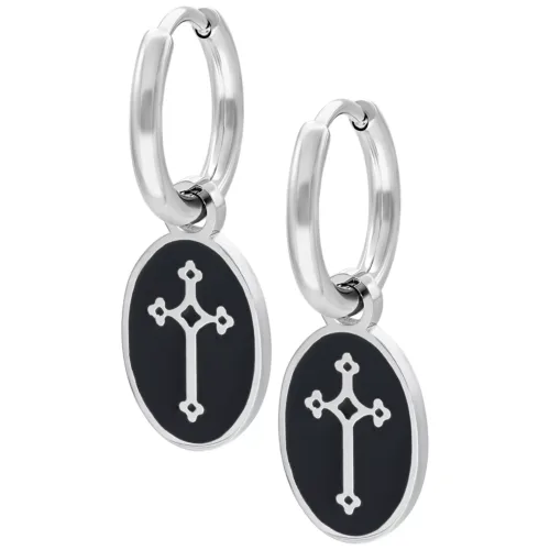 Orecchini a cerchio in argento con ciondolo ovale nero e croce su sfondo bianco