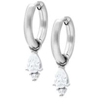 Orecchini in argento con pendente a goccia cristallina su sfondo bianco