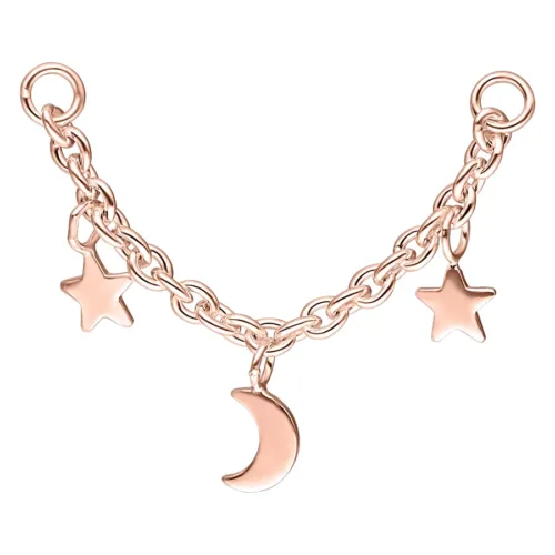 Catena piercing in oro rosa con luna e stelle su sfondo bianco