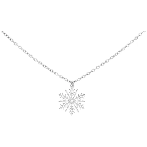 Collana color argento con fiocco di neve su sfondo bianco