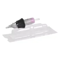 Cartuccia trasparente Magnum Curved Tattoo con impugnatura nera su sfondo bianco