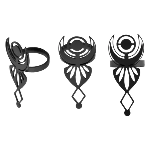 Anello Sacred Wicca nero in acciaio chirurgico, misura 18,0 mm su sfondo bianco