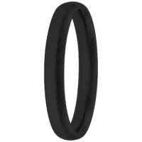 Anello nero in acciaio chirurgico, misura 17,0 mm, su sfondo bianco