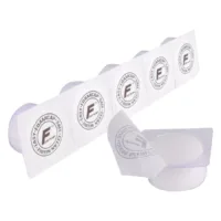 Cappucci in schiuma bianchi per accessori tattoo Cappucci in schiuma bianchi di Wildcat, affiancati su sfondo bianco