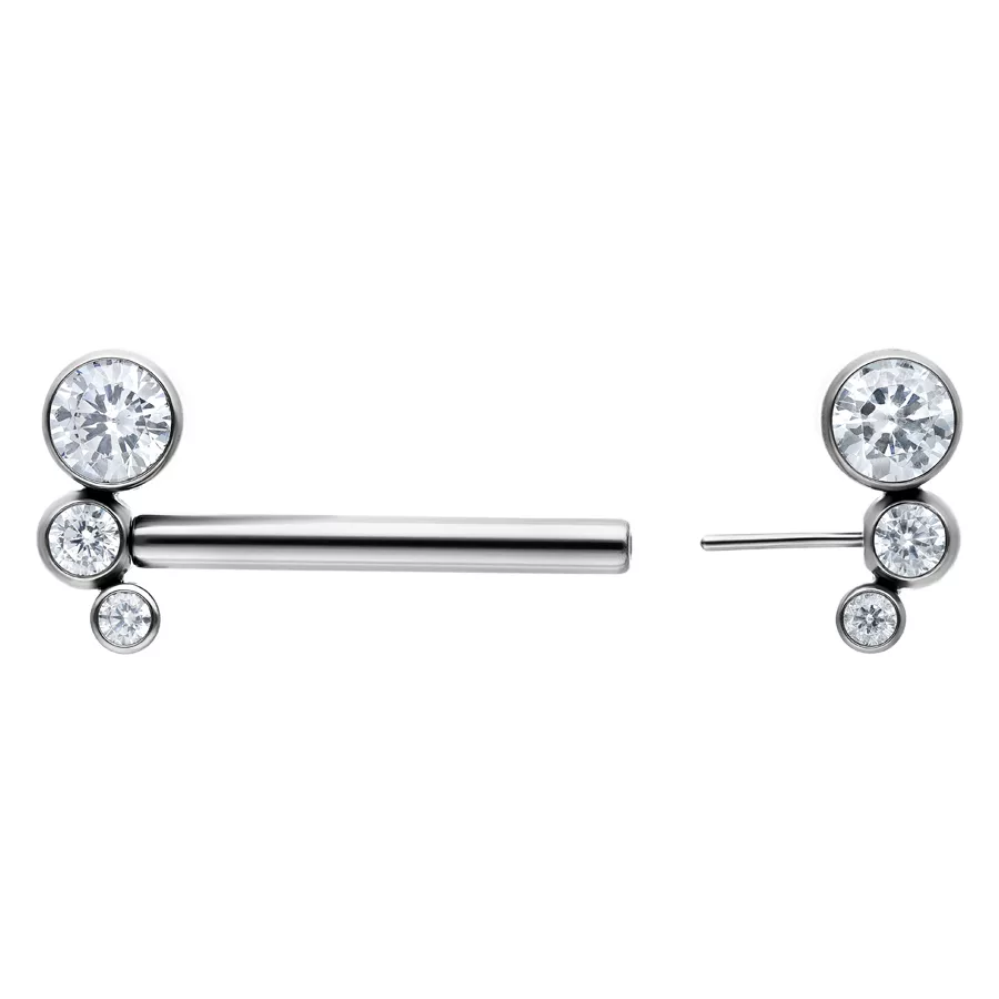 Barbell in titanio argento con cristalli Barbell in titanio argento con cristalli chiari, su sfondo bianco