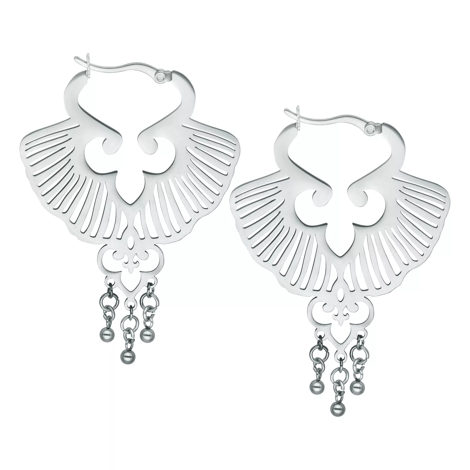 Orecchini a forma di foglia di Ginkgo in argento con chiusura a scatto su sfondo bianco
