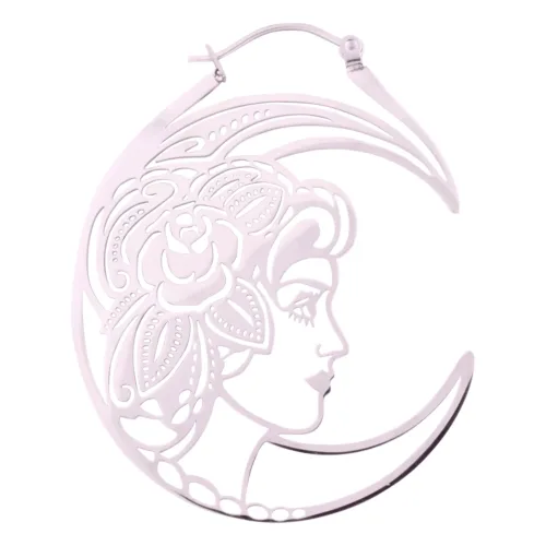 Orecchino in acciaio nero con motivo a teschio su sfondo bianco