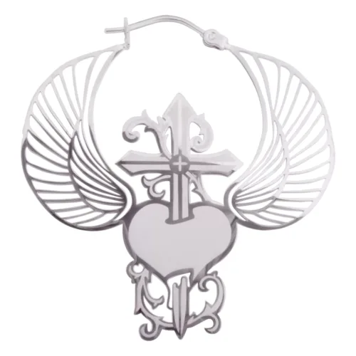 Orecchini argento con cuore e ali su sfondo bianco