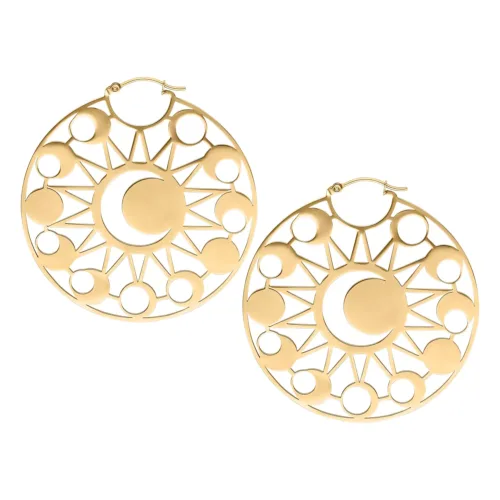 Orecchini dorati con design a eclissi lunare e chiusura a scatto su sfondo bianco