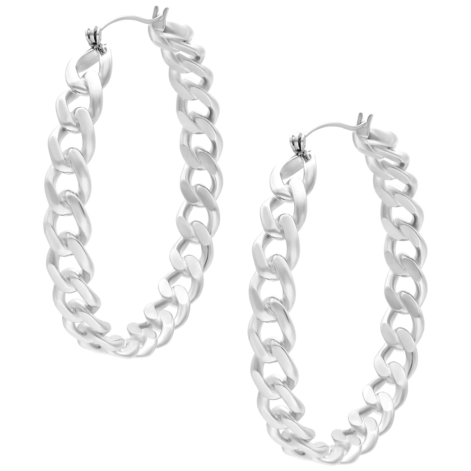 Curbchain Hoops in argento in acciaio chirurgico con chiusura a scatto su sfondo bianco