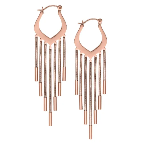 Orecchini in oro rosa con dettagli a catena di serpente su sfondo bianco