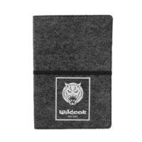 Taccuino grigio Wildcat con logo Taccuino grigio in feltro con logo Wildcat e fascia elastica