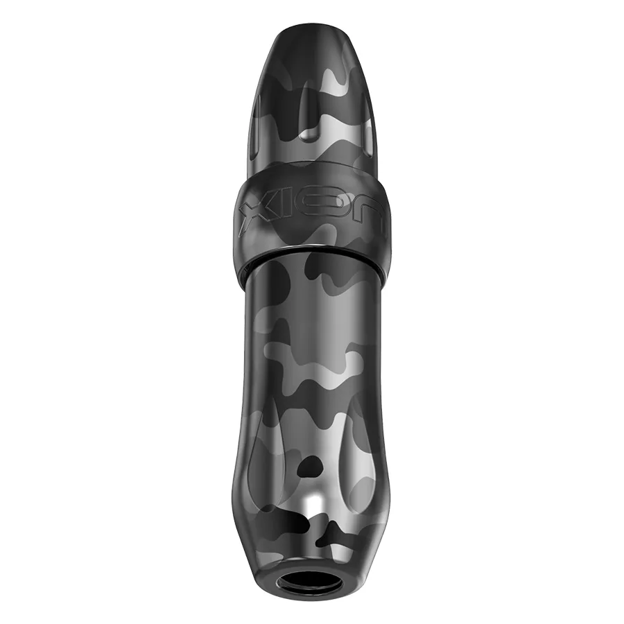 Xion Pen Urban Camo in grigio, alluminio Macchina per tatuaggi Xion Pen Urban Camo grigia con motivo mimetico su sfondo bianco