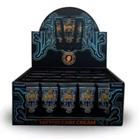 Scatola nera con tubetti di crema per tatuaggi Hornet e decorazioni blu